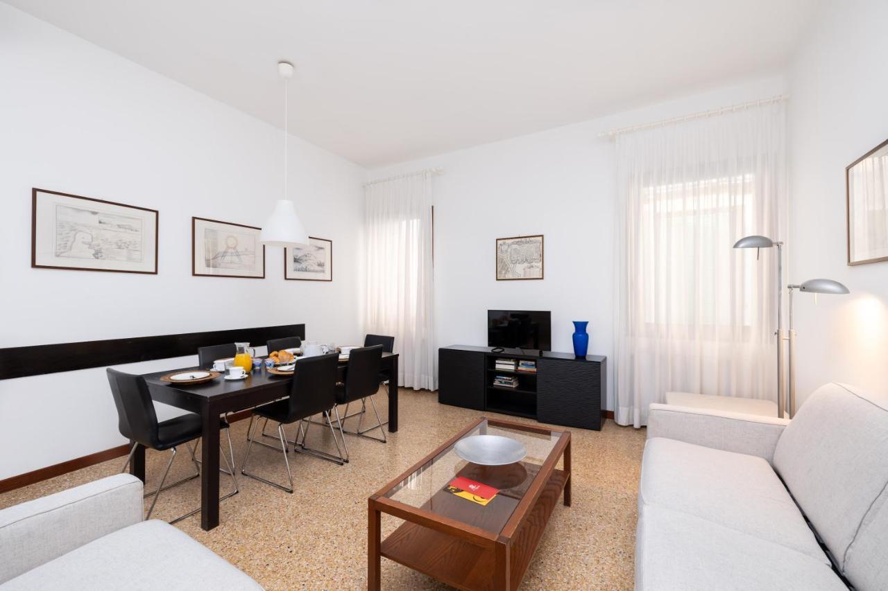 Ca' Foscolo Apartahotel 2*