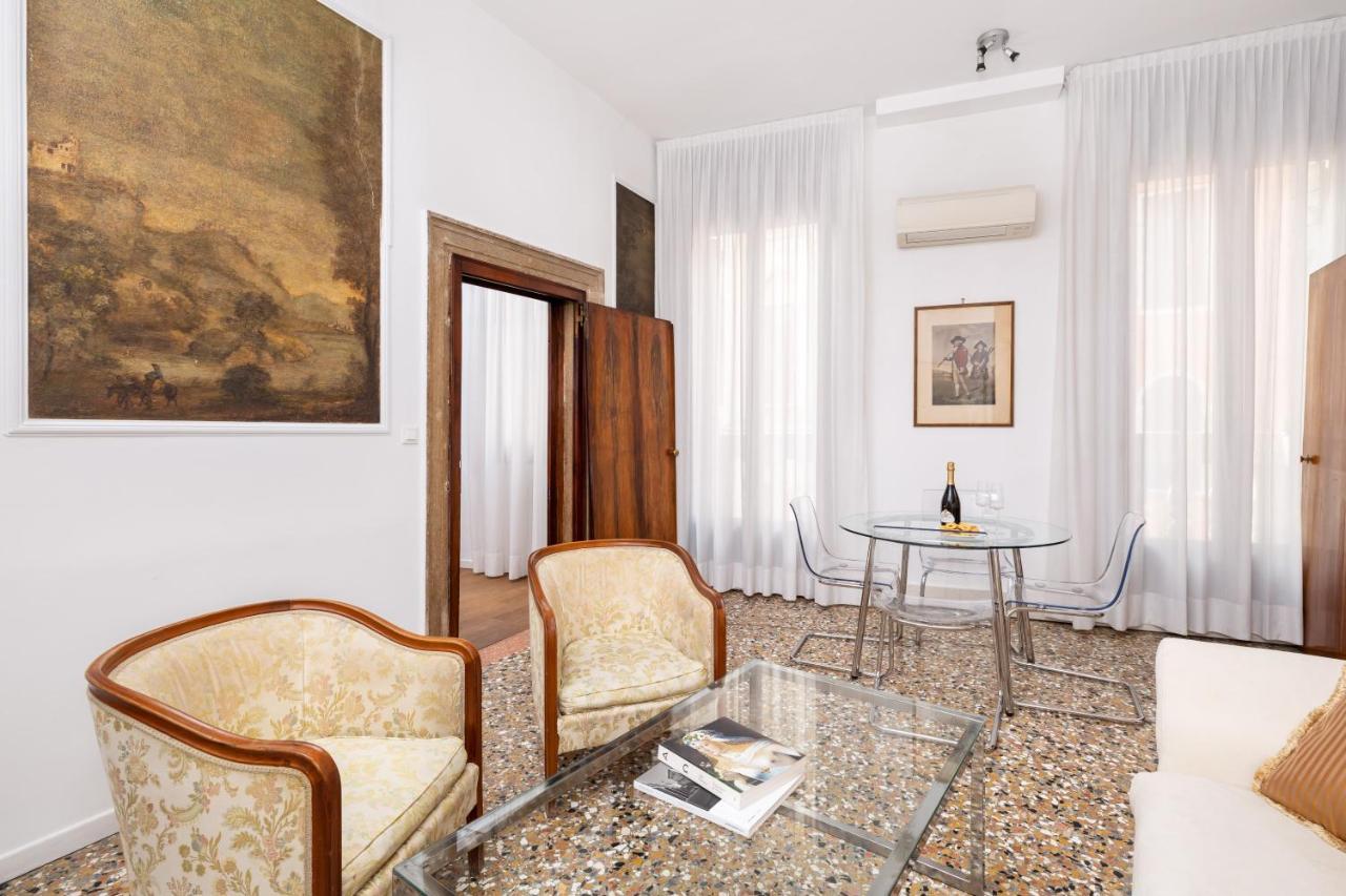 Ca' Foscolo Apartahotel 2*