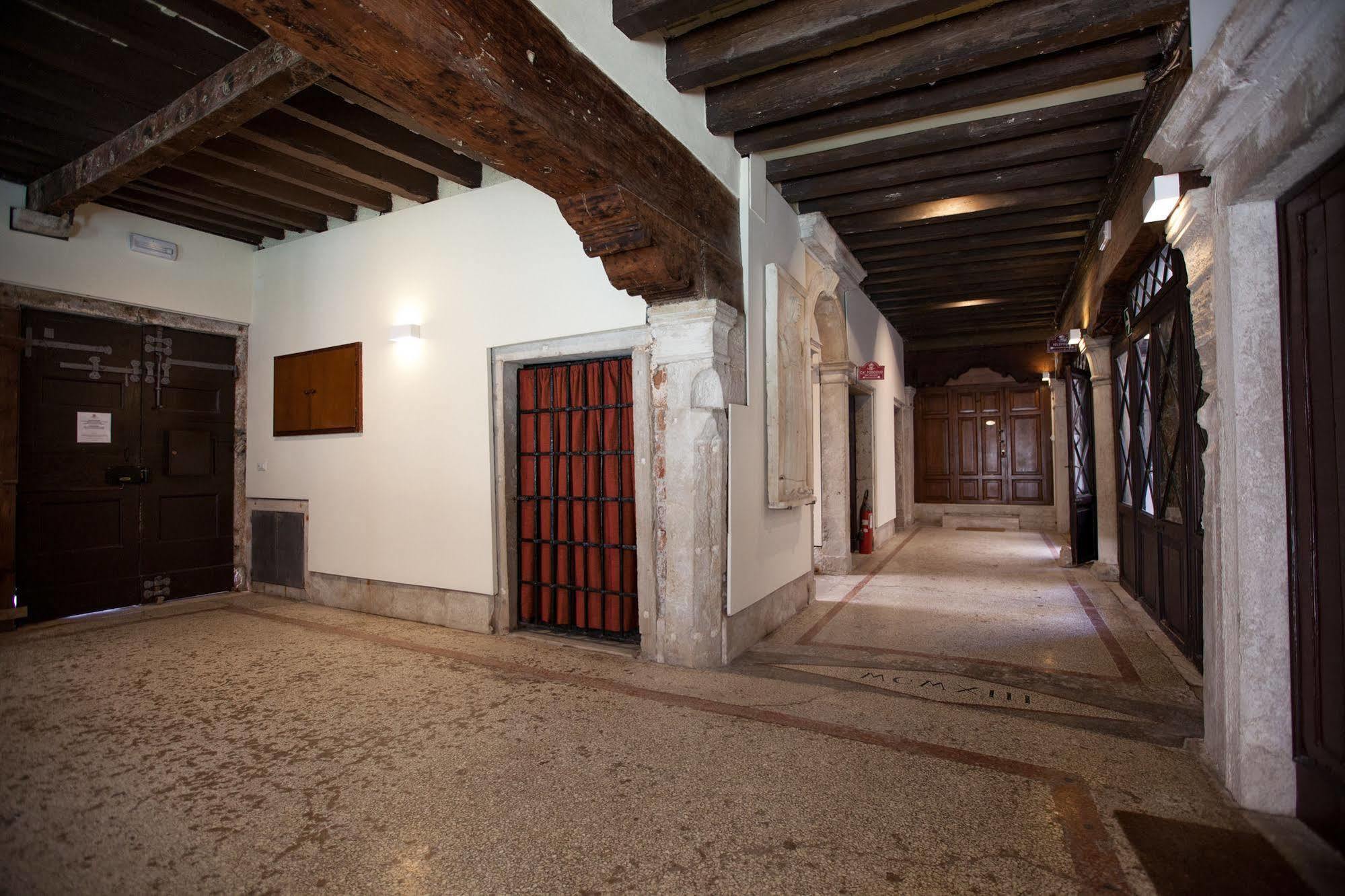 Ca' Foscolo Apartahotel