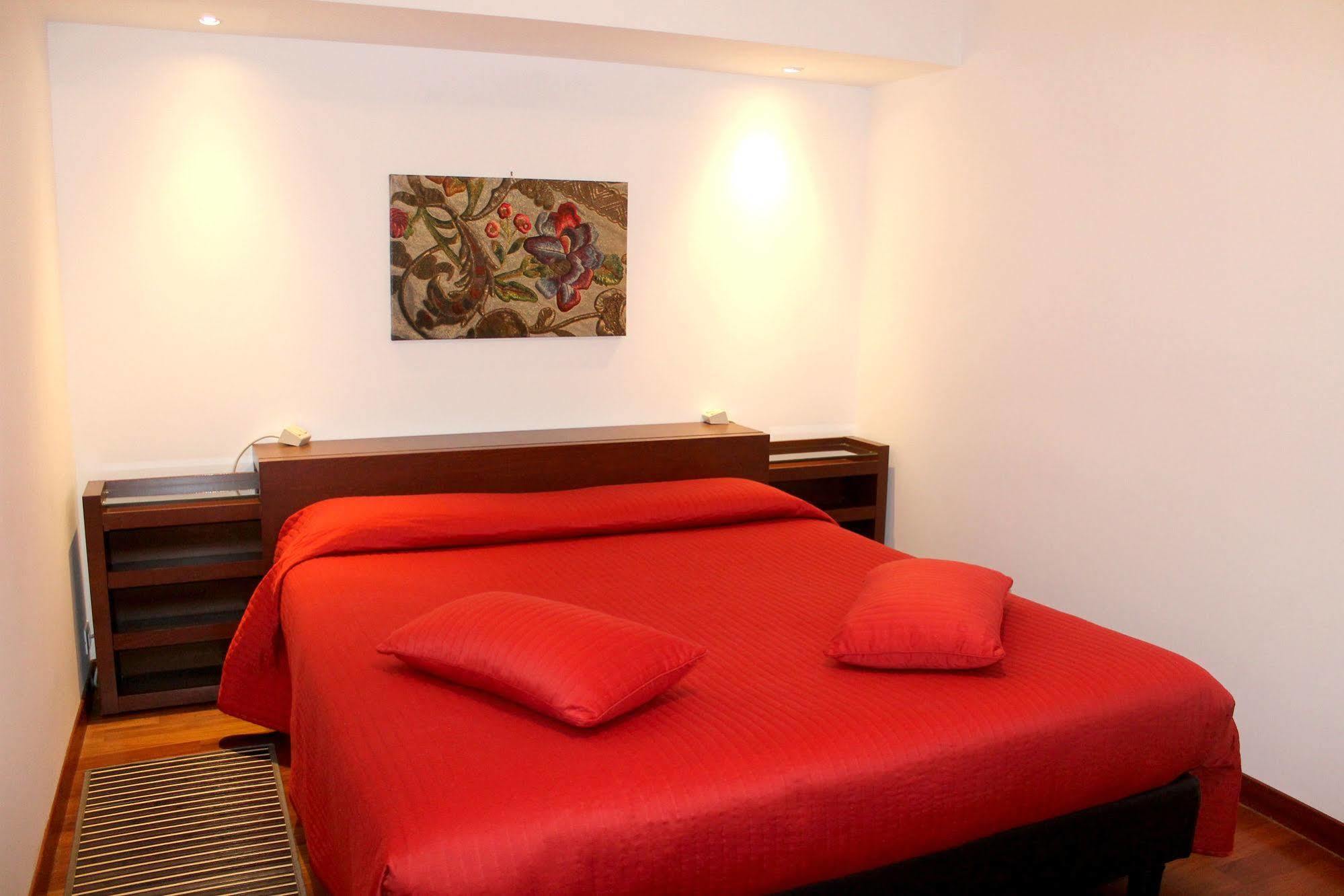 Ca' Foscolo Apartahotel 2*