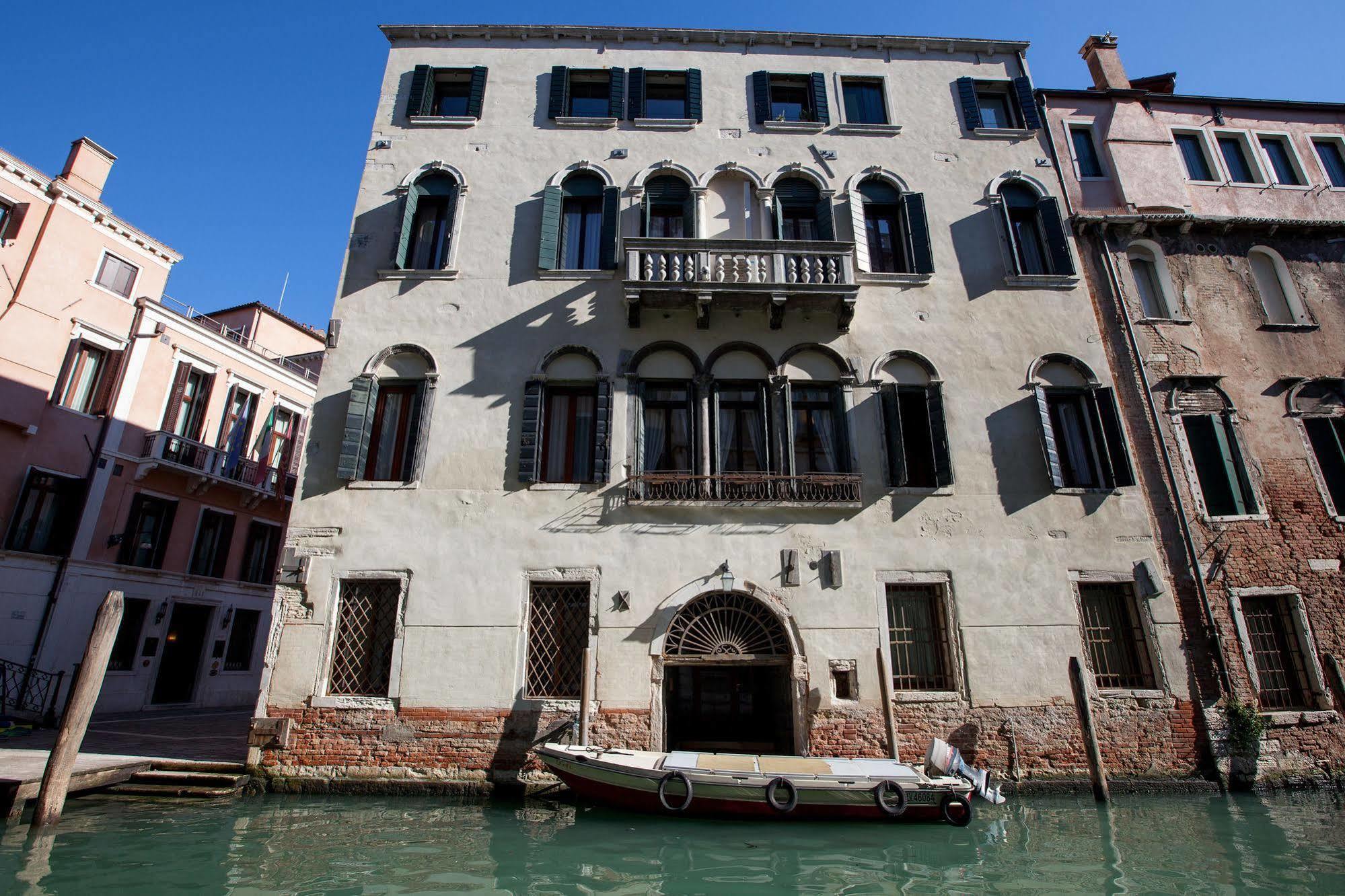 Ca' Foscolo Aparthotel Venezia